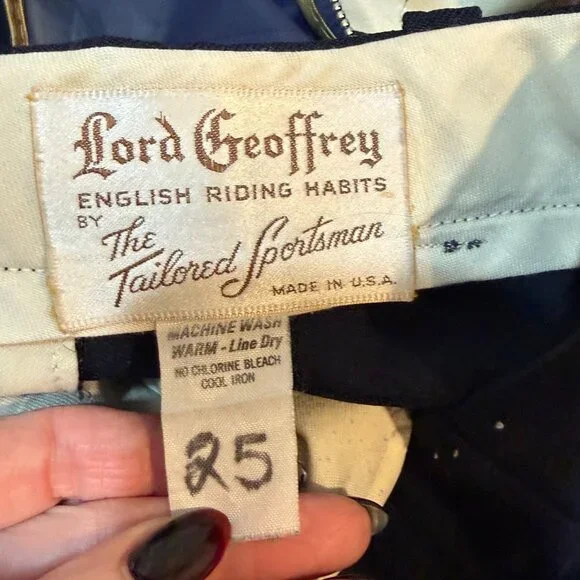 Tailored Sportsman Ladies Jodhpur riding pants in EUC (25x34) - Picture 2 of 2